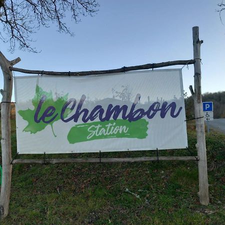Maison De Campagne, Bulle De Verdure Montbron Exterior foto